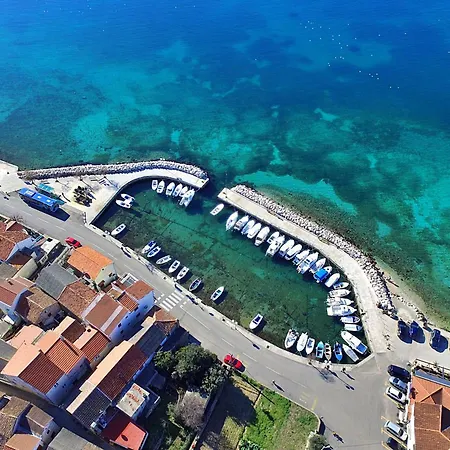 By The Sea - Diklo, - 5911 *